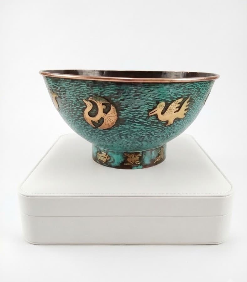 Bol de cobre y bronce — aves precolombinas