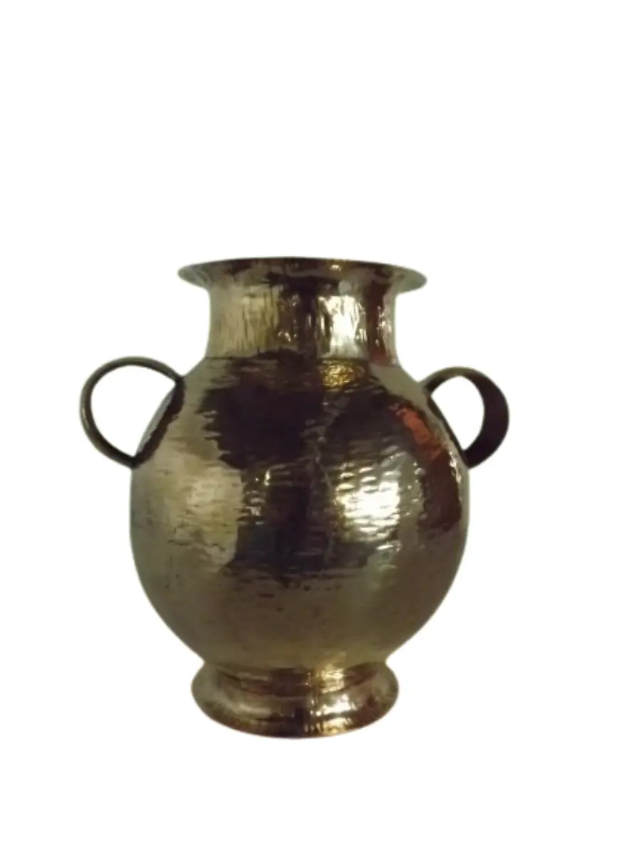 Florero de bronce pulido